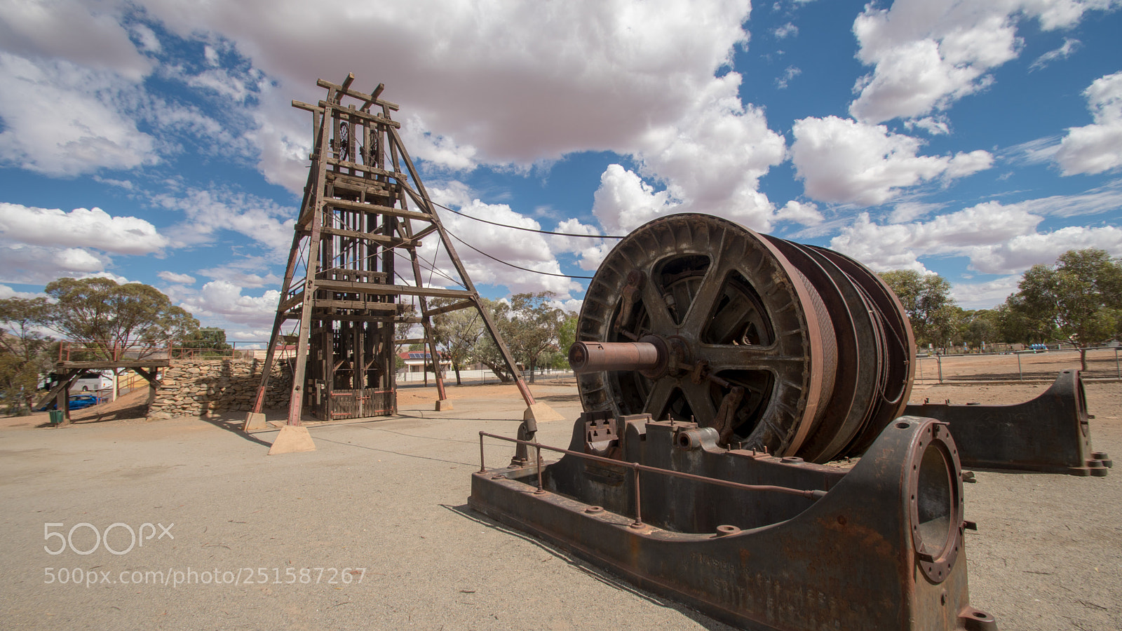 Sony a6300 sample photo. Winding wheel poppethead at photography