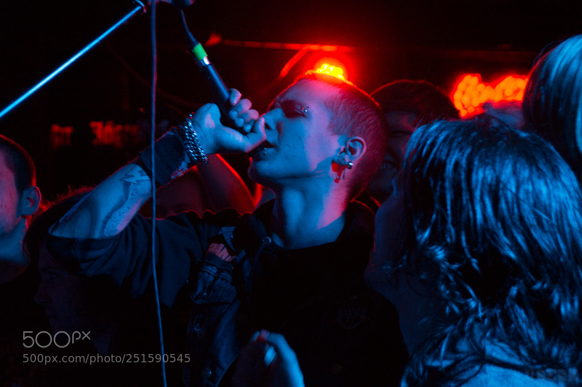 Sony SLT-A58 sample photo. From the crowd photography