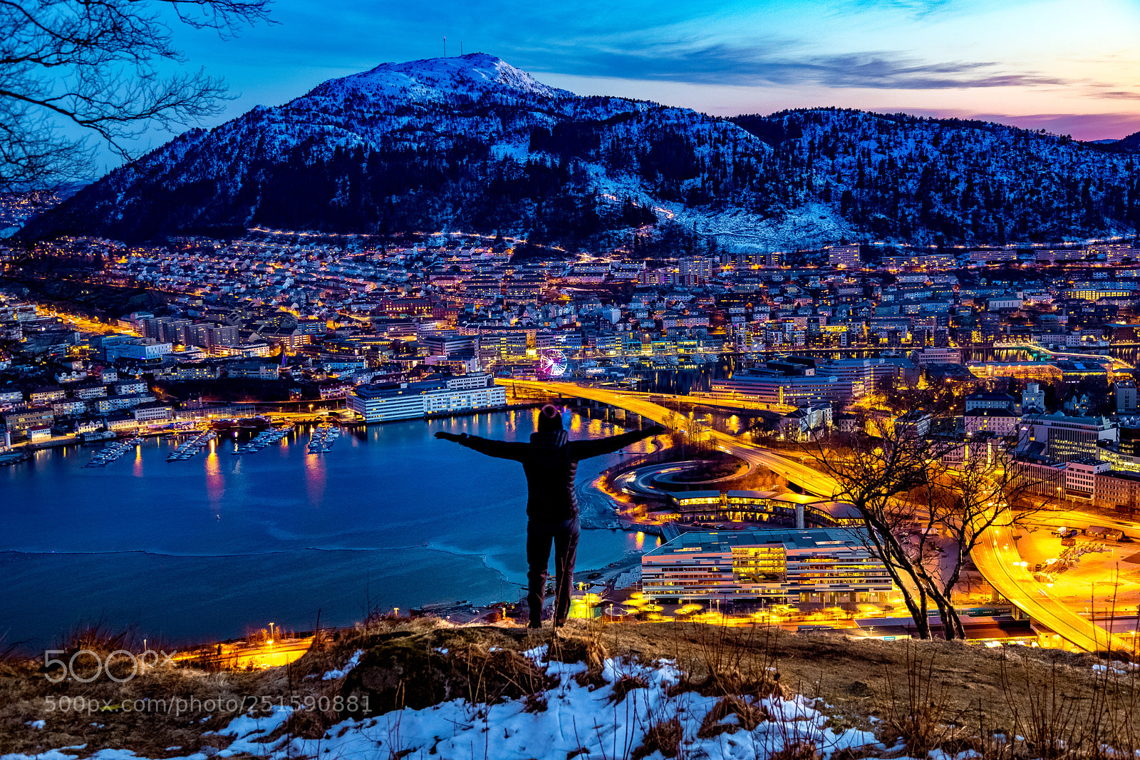 Canon EOS 6D Mark II sample photo. Bergen by night photography