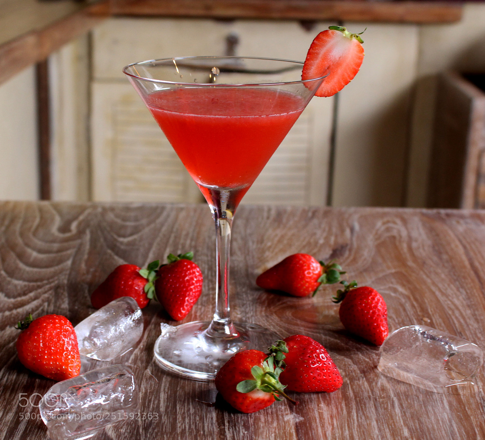 Canon EOS 700D (EOS Rebel T5i / EOS Kiss X7i) sample photo. Strawberry martini photography