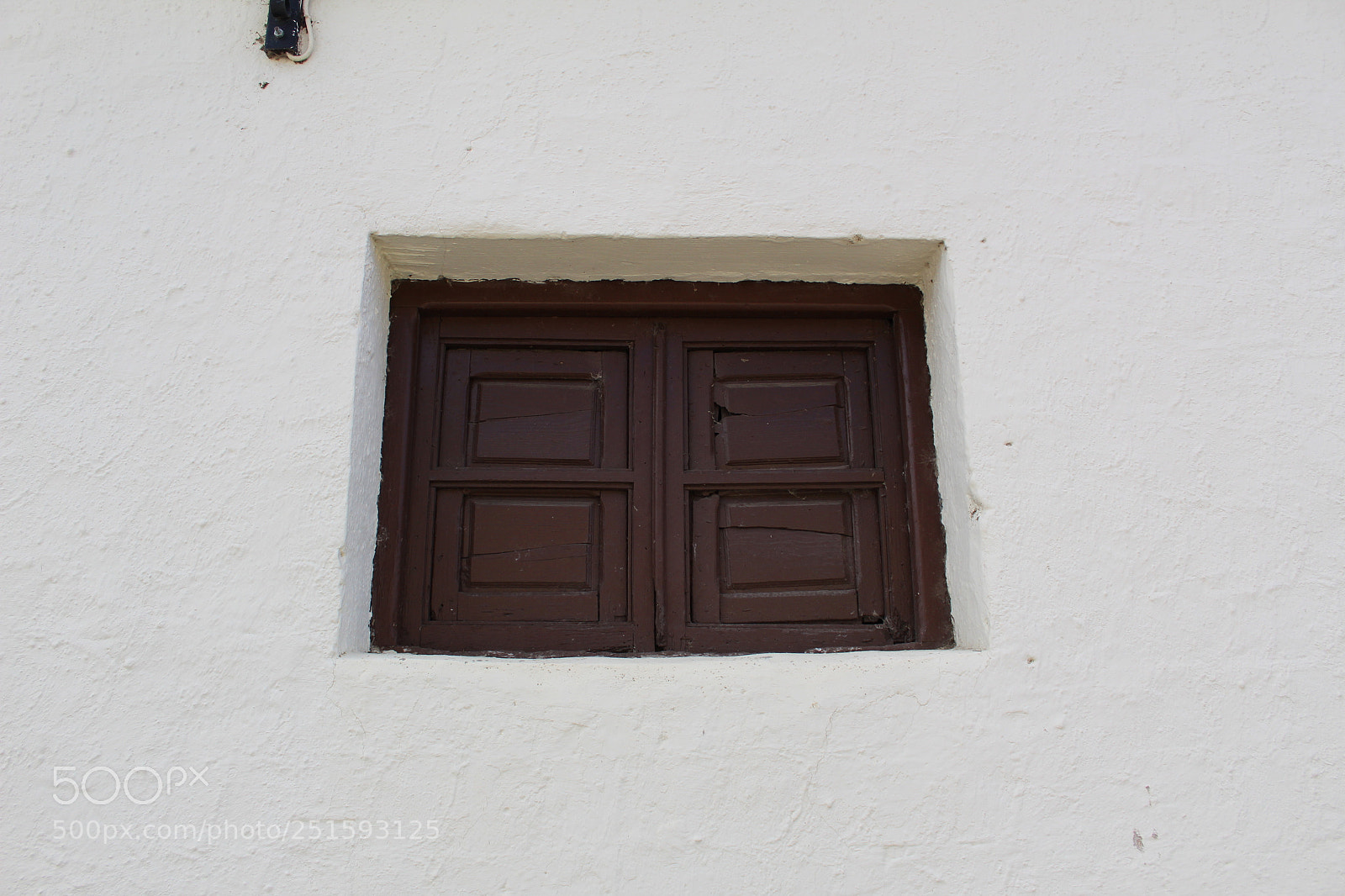 Canon EOS 1300D (EOS Rebel T6 / EOS Kiss X80) sample photo. Ventana enclaustrada photography