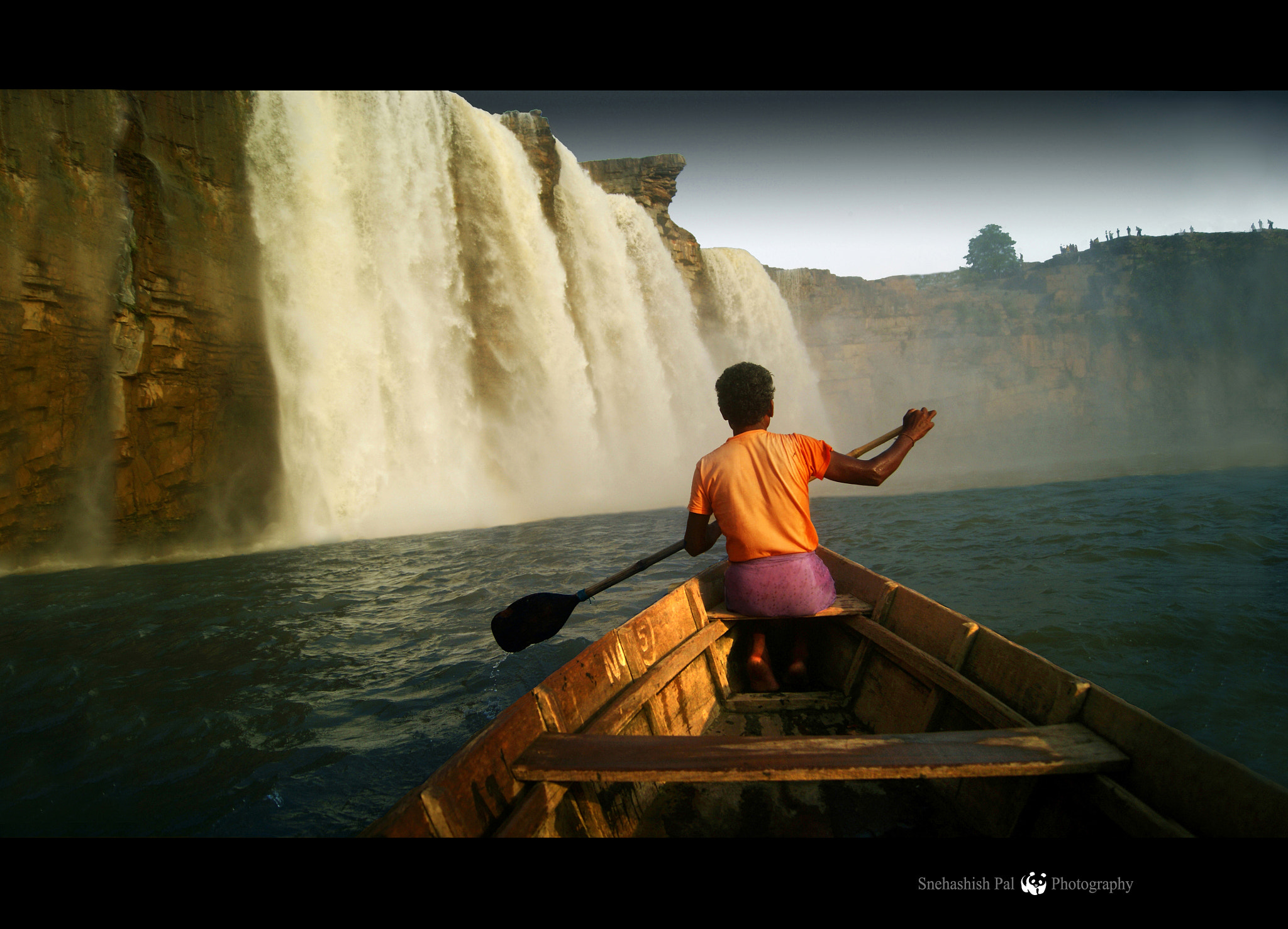Sony Alpha DSLR-A330 sample photo. The boatman photography