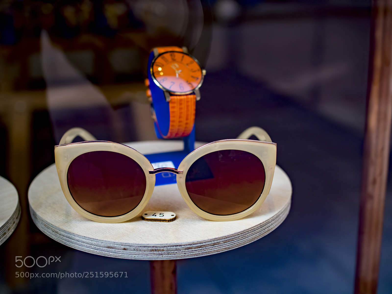 Olympus PEN E-P5 sample photo. Stylish girl sun glasses photography