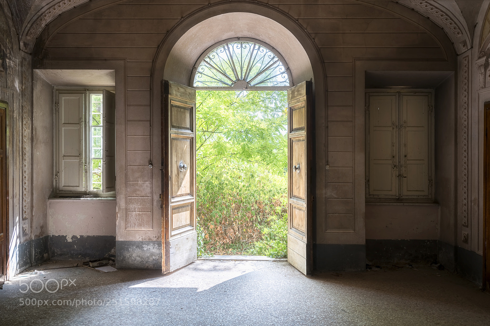 Sony a7R II sample photo. Abandoned villa. photography