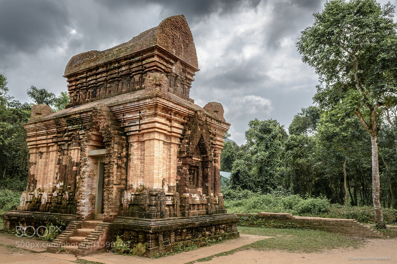 Nikon D7100 sample photo. My son temple vietnam photography