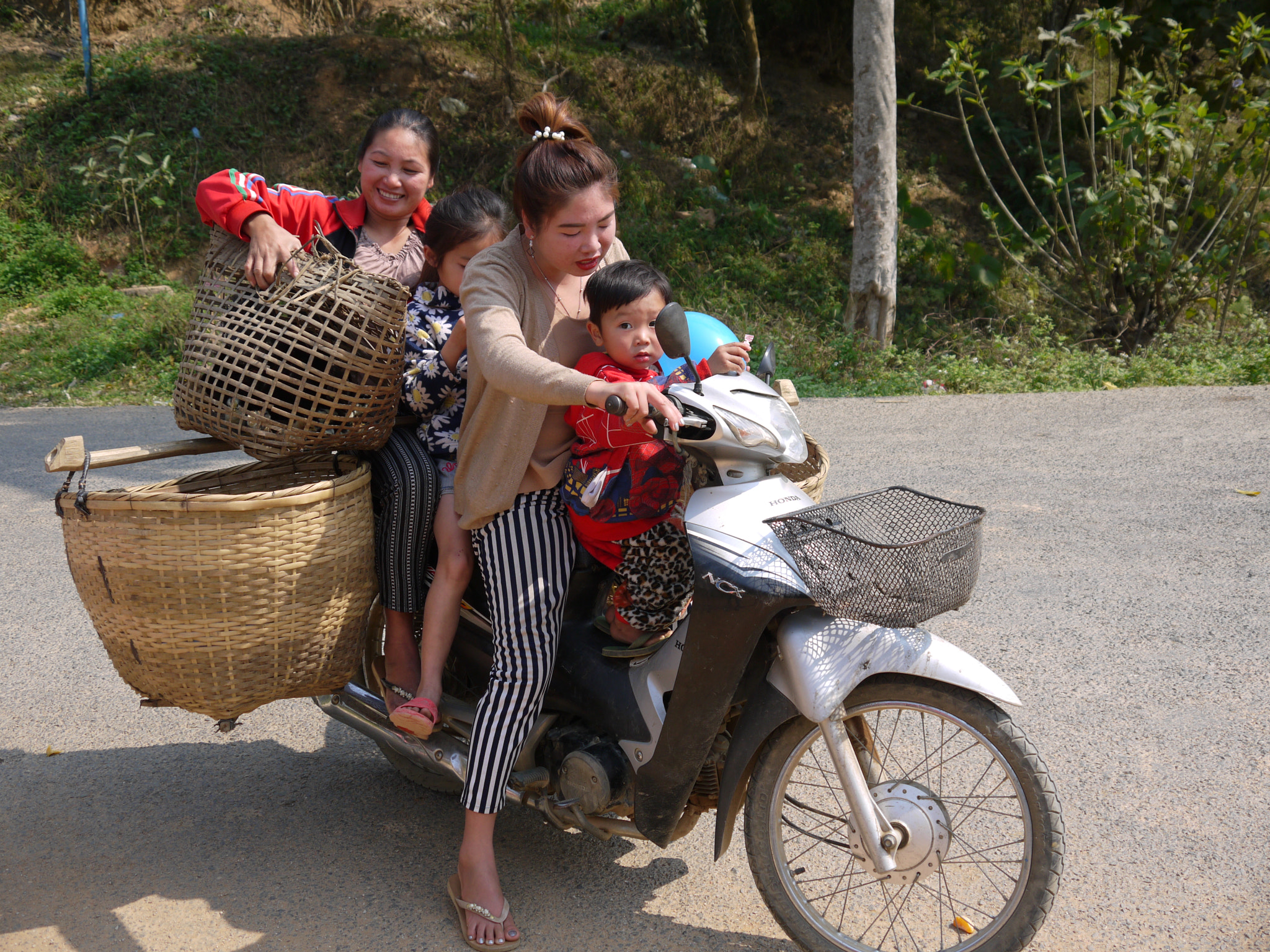 Panasonic Lumix DMC-G2 sample photo. Laos février 2018 photography