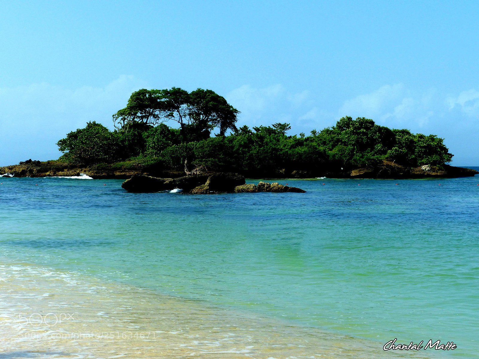 Panasonic Lumix DMC-FZ200 sample photo. Blue sea photography
