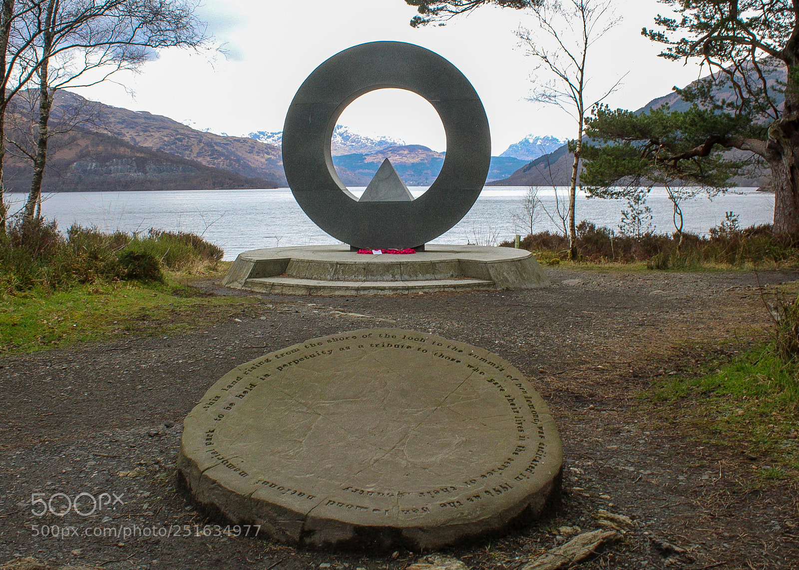 Canon EOS 1300D (EOS Rebel T6 / EOS Kiss X80) sample photo. Rowardennan war memorial photography
