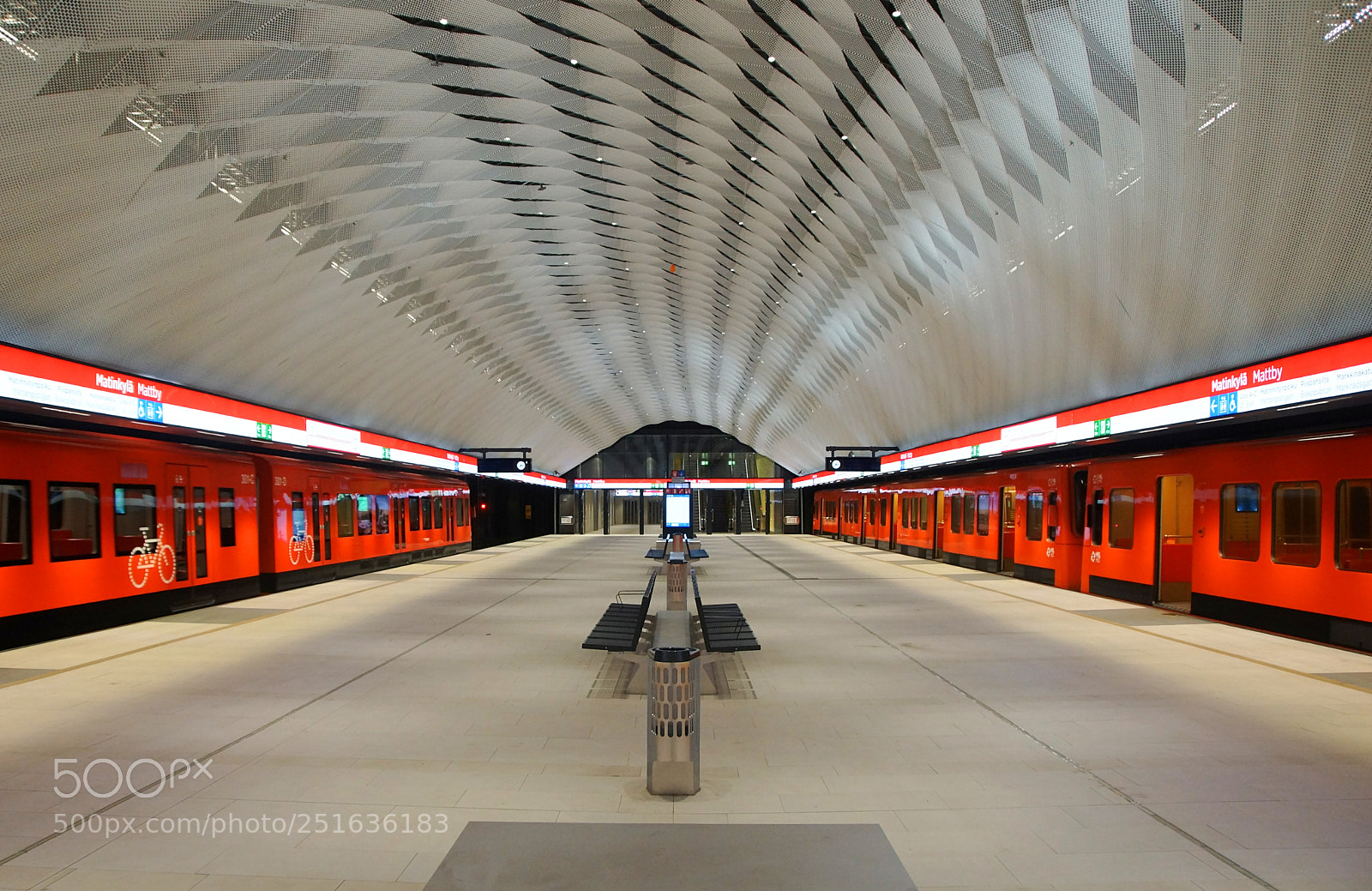 Sony SLT-A77 sample photo. Interior of the station photography