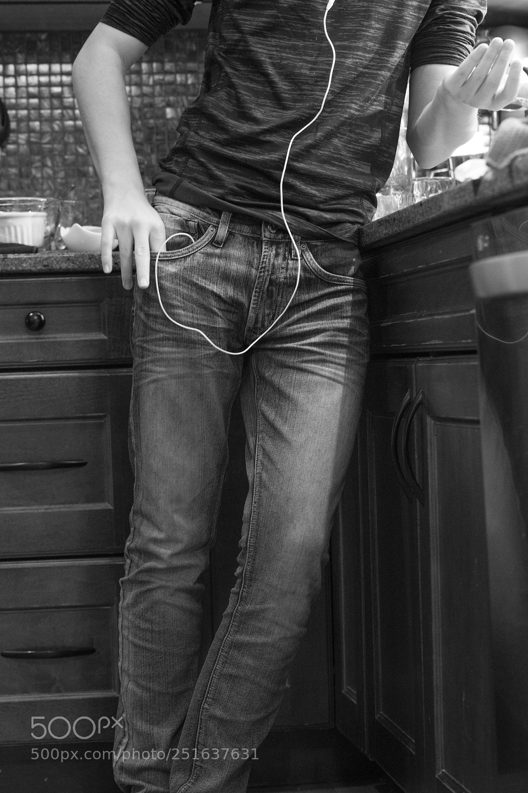Canon EOS 5D Mark IV sample photo. Plugged in photography