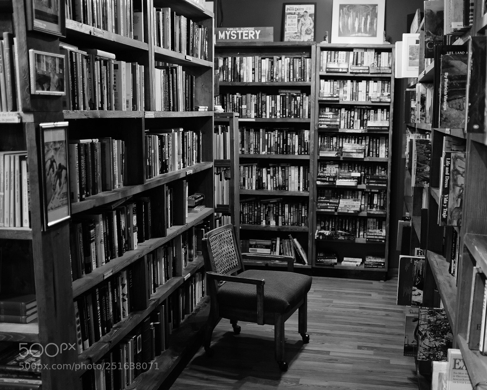 Fujifilm X100F sample photo. Mysterychair photography