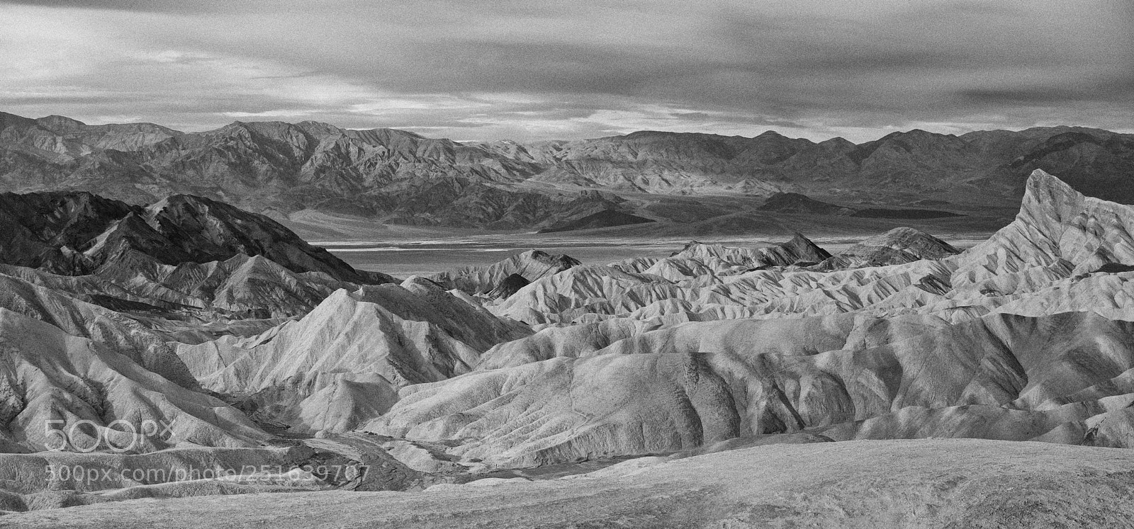 Olympus OM-D E-M10 II sample photo. Death valley's landscape photography