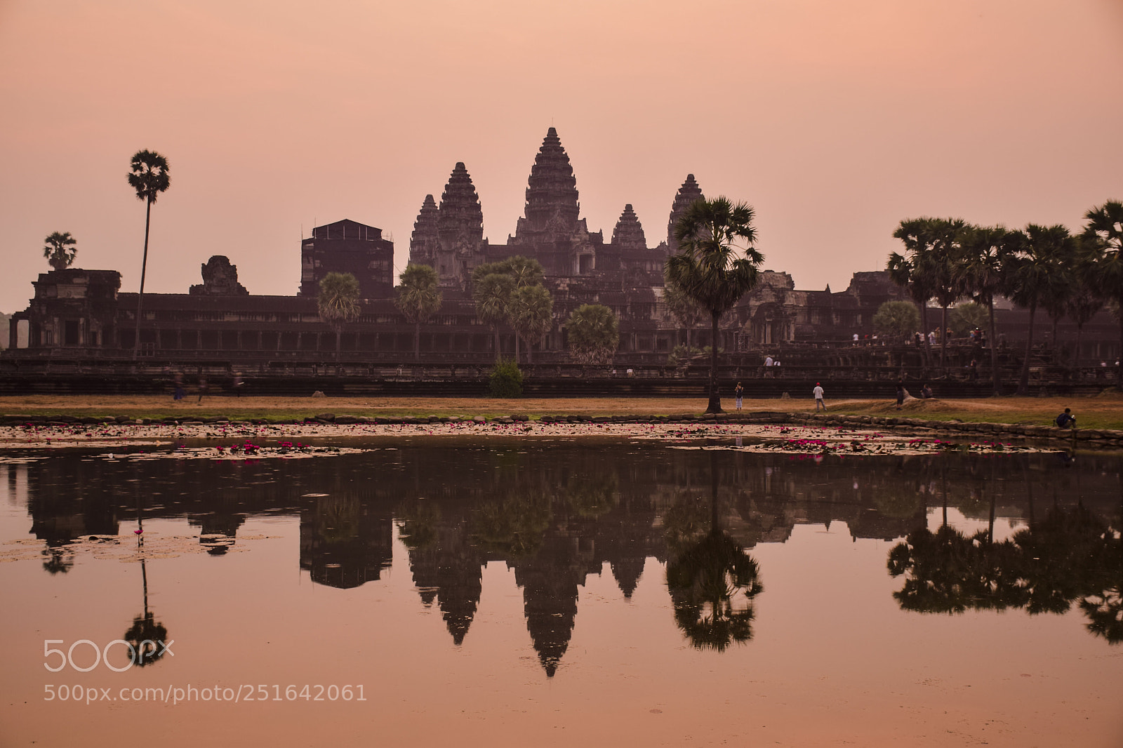 Nikon D5300 sample photo. Amanecer en angkor wat photography