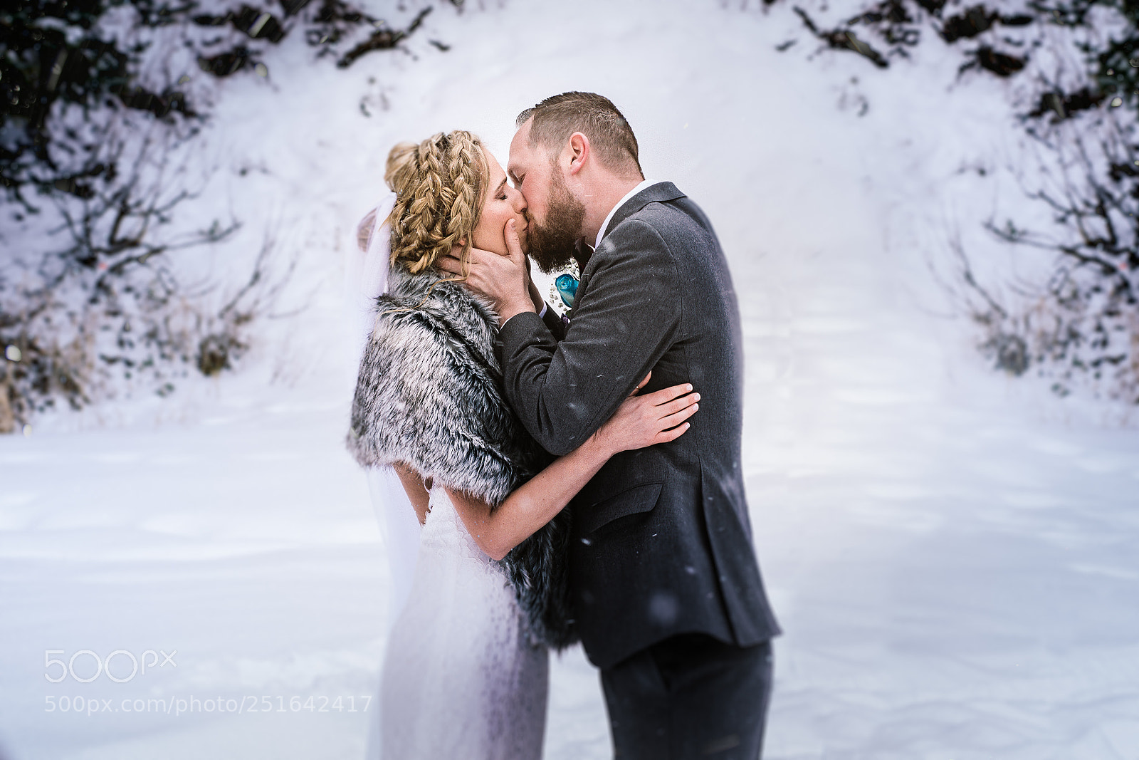 Canon EOS 5D Mark IV sample photo. Snowstorm kiss photography