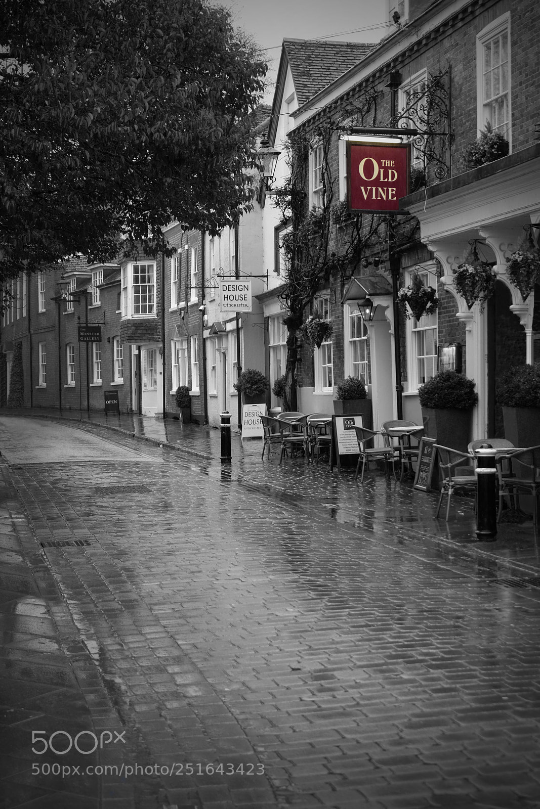 Fujifilm X-T2 sample photo. Winchester in the rain photography