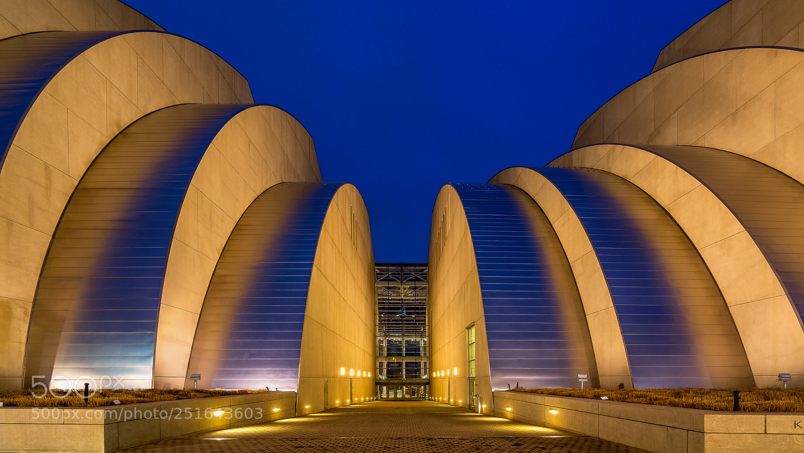 Nikon D7100 sample photo. Kauffman center for the photography