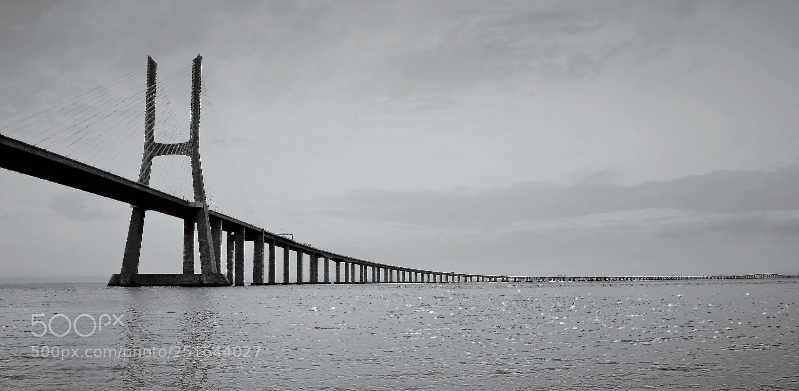 Canon EOS 100D (EOS Rebel SL1 / EOS Kiss X7) sample photo. Vasco da gama bridge photography