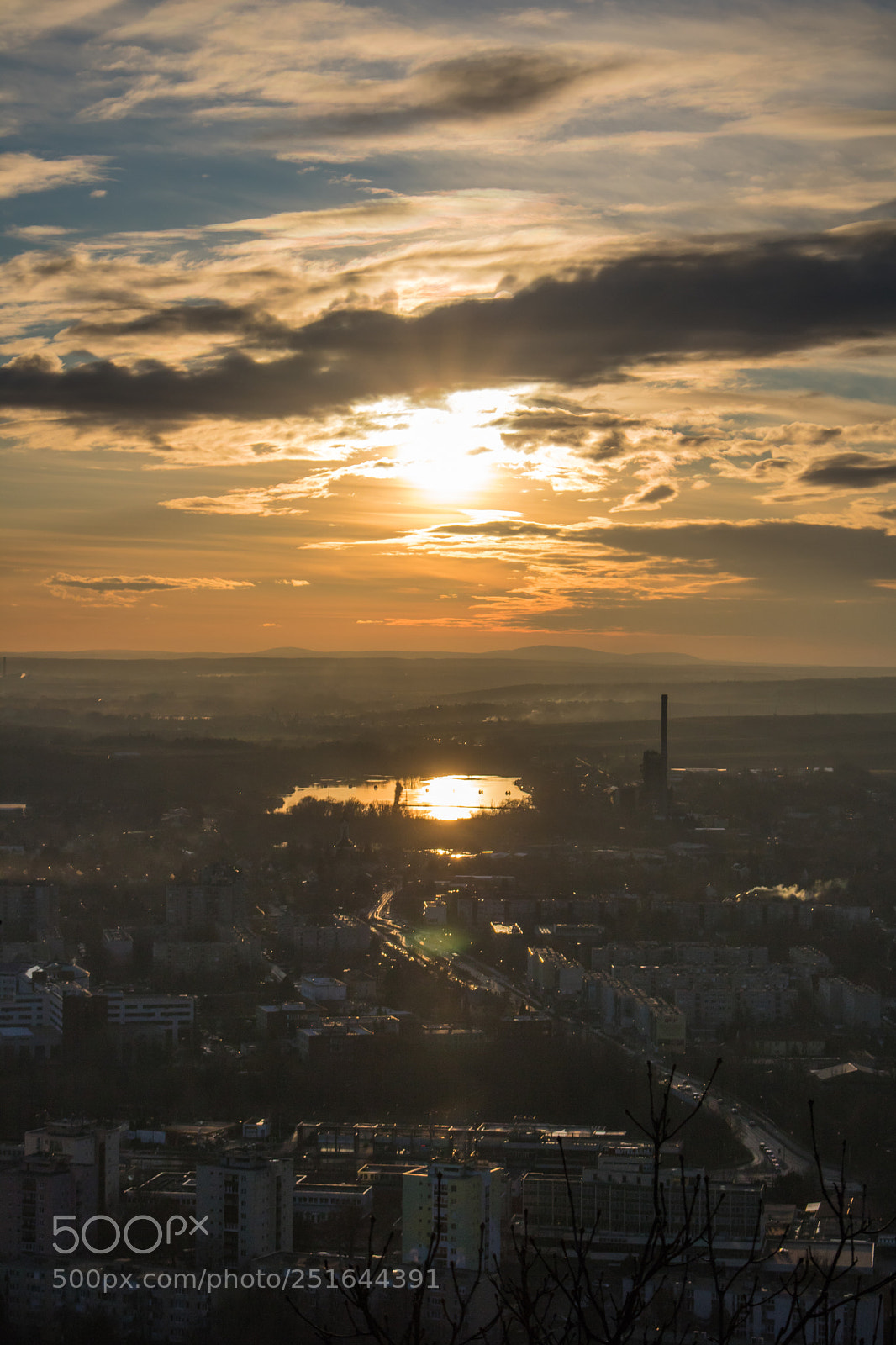 Canon EOS 750D (EOS Rebel T6i / EOS Kiss X8i) sample photo. Sunset over the city photography
