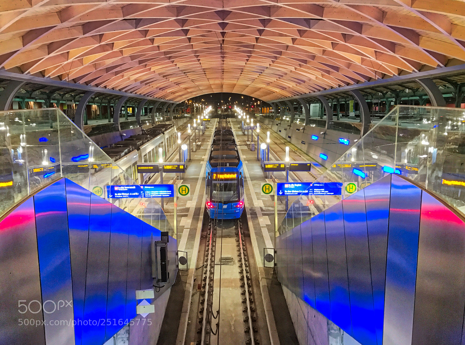 Apple iPhone 7 Plus sample photo. Tram im hauptbahnhof photography