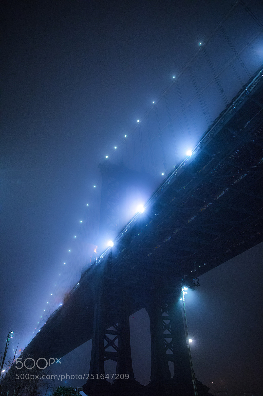 Canon EOS 5D Mark IV sample photo. Fog over manhattan bridge photography