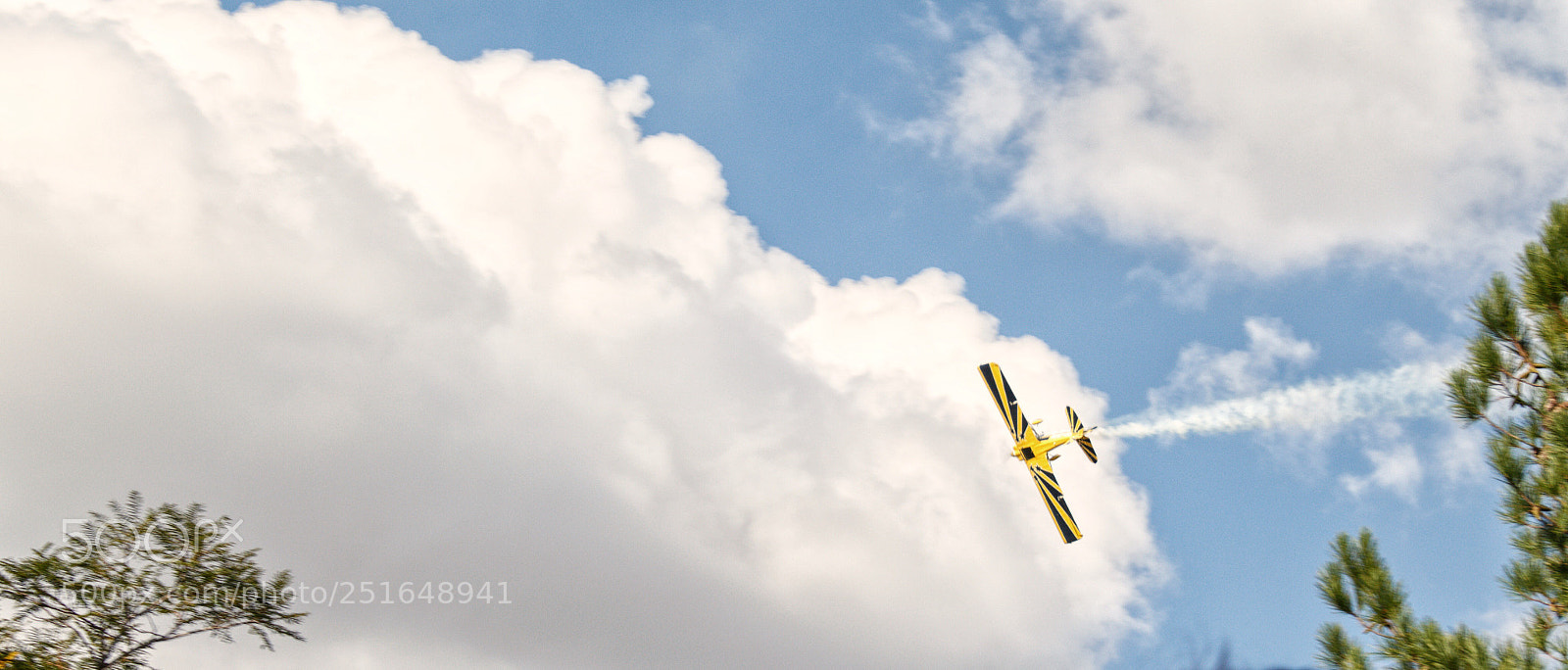 Canon EOS 1200D (EOS Rebel T5 / EOS Kiss X70 / EOS Hi) sample photo. Aerial manuevers photography