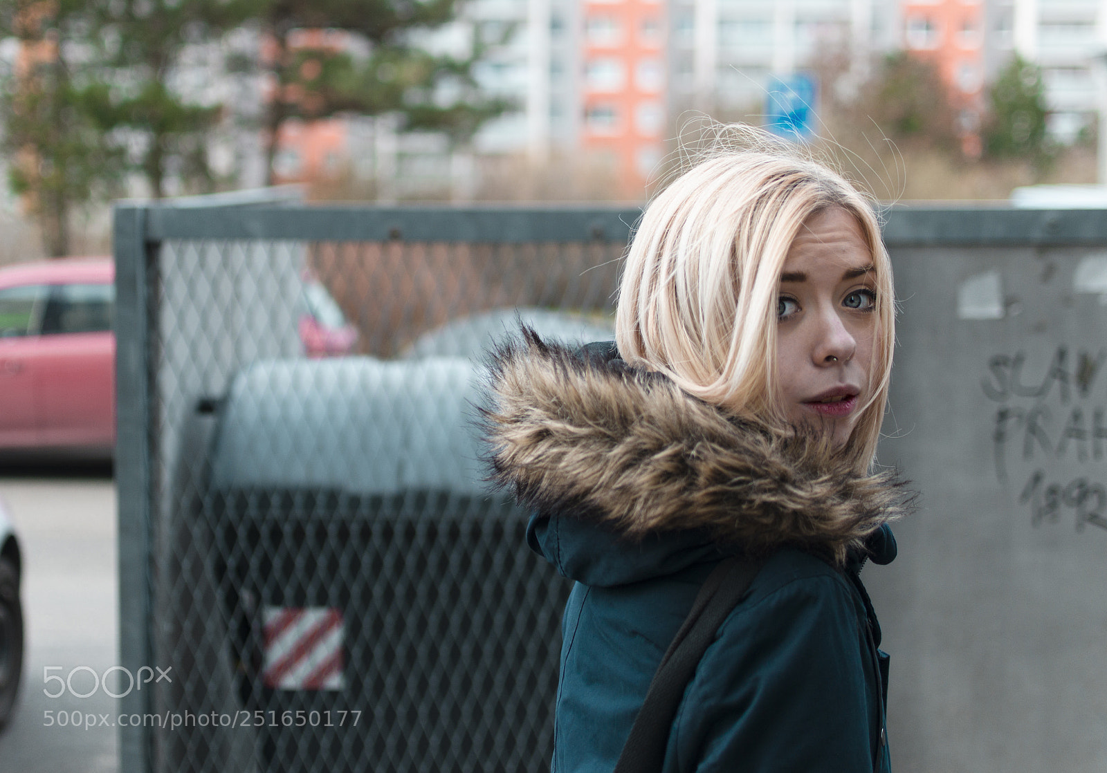 Nikon D7000 sample photo. She noticed photography