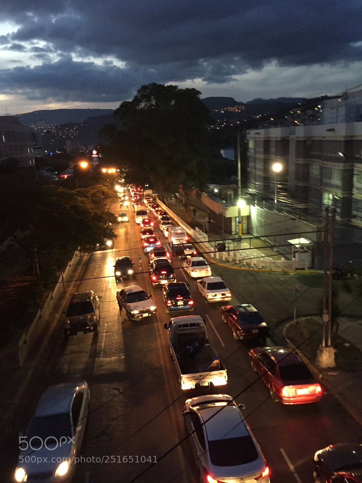 Apple iPhone 6 sample photo. Avenida la paz by photography