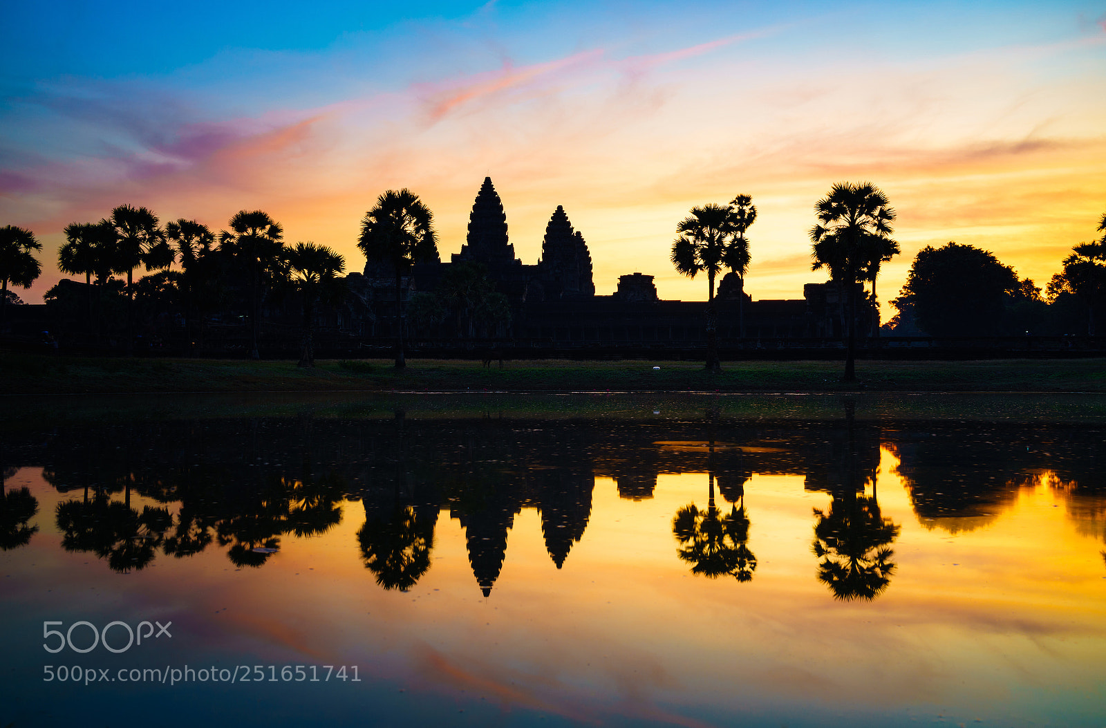 Sony Cyber-shot DSC-RX1R II sample photo. Early morning in angkor photography