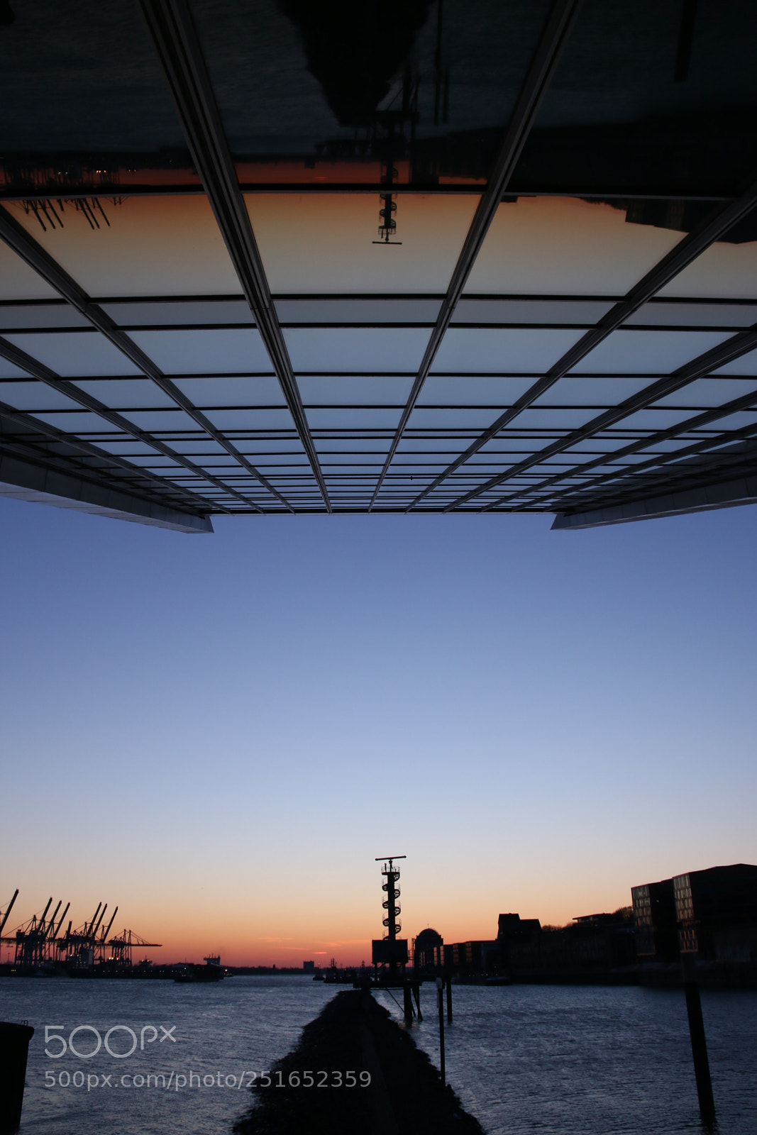 Canon EF-S 18-200mm F3.5-5.6 IS sample photo. Dockland photography