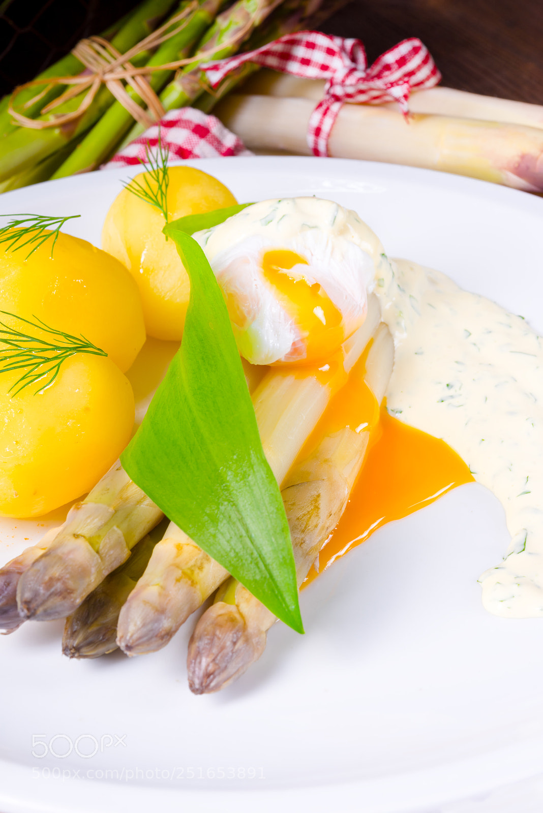 Nikon D810 sample photo. Asparagus with egg and photography