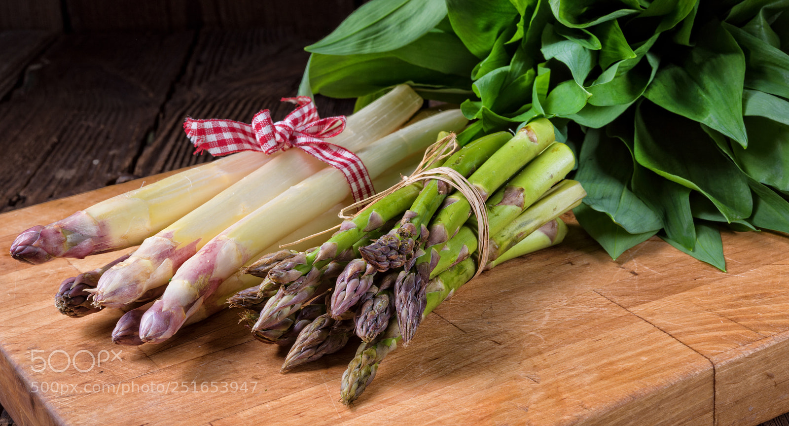 Nikon D810 sample photo. Bear's garlic with white photography