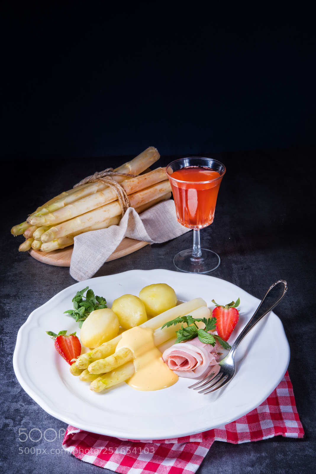 Nikon D810 sample photo. Asparagus with boiled ham photography