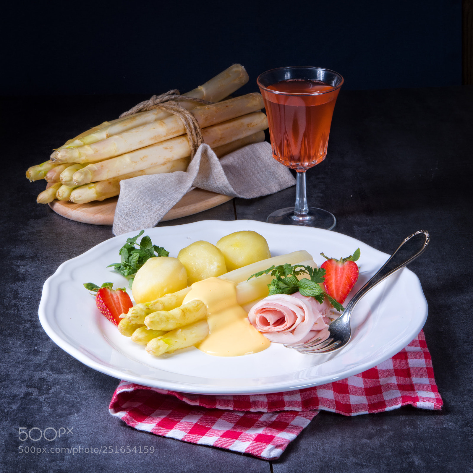 Nikon D810 sample photo. Asparagus with boiled ham photography