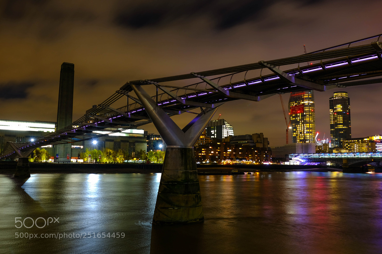 Fujifilm X-T2 sample photo. Tate modern at night photography