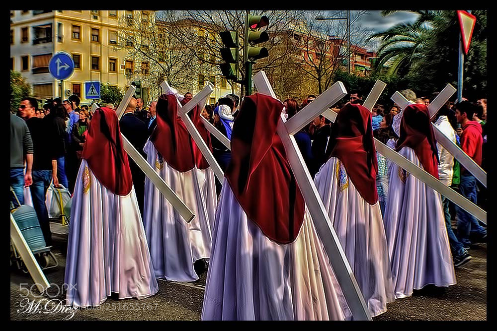 Nikon D3100 sample photo. Todos llevamos nuestra cruz photography