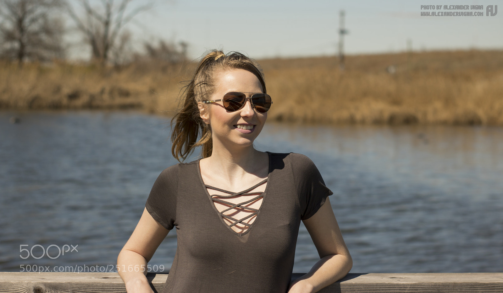 Canon EOS 750D (EOS Rebel T6i / EOS Kiss X8i) sample photo. Woman in the meadowlands photography