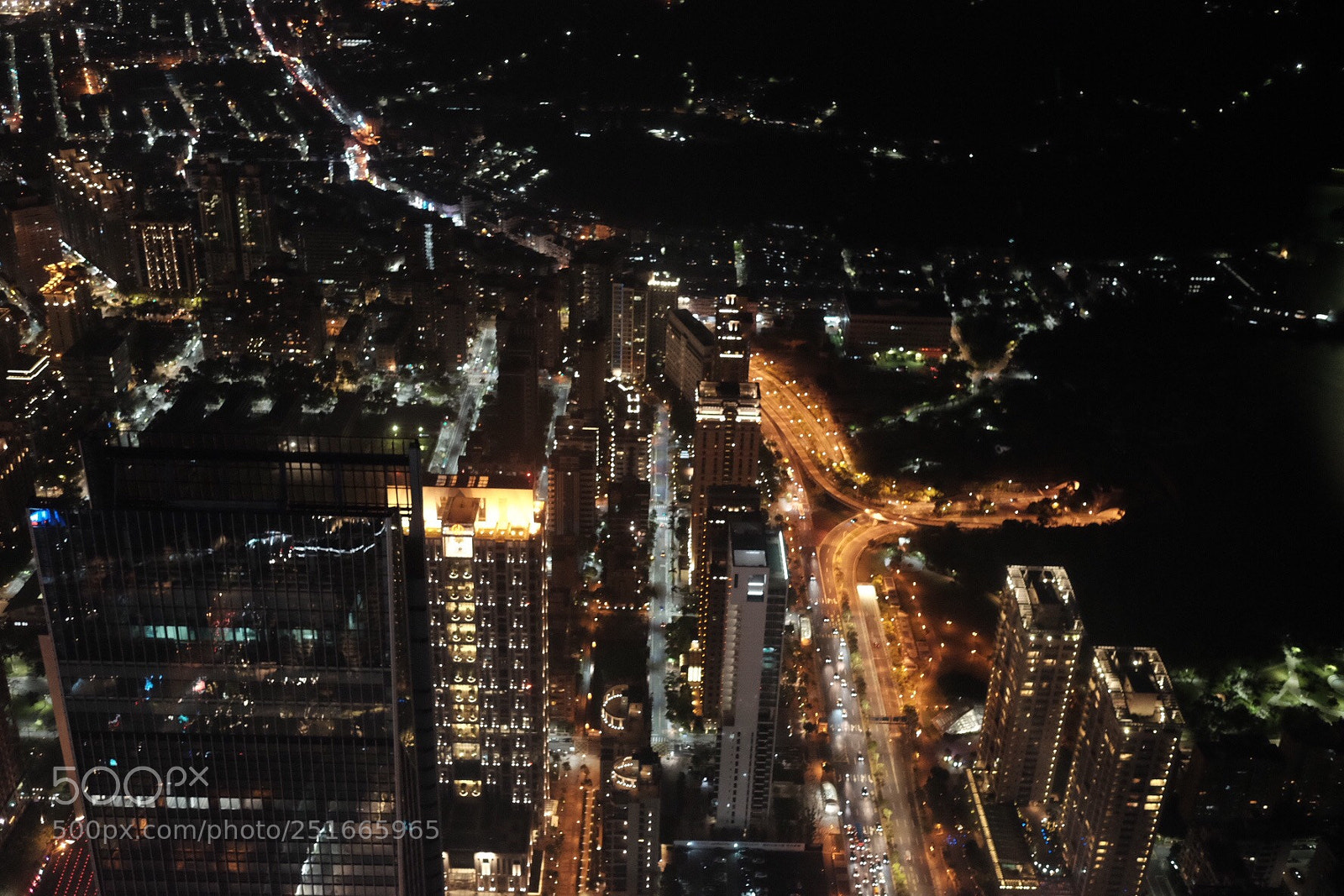 Fujifilm X-T10 sample photo. Lights will always guide photography