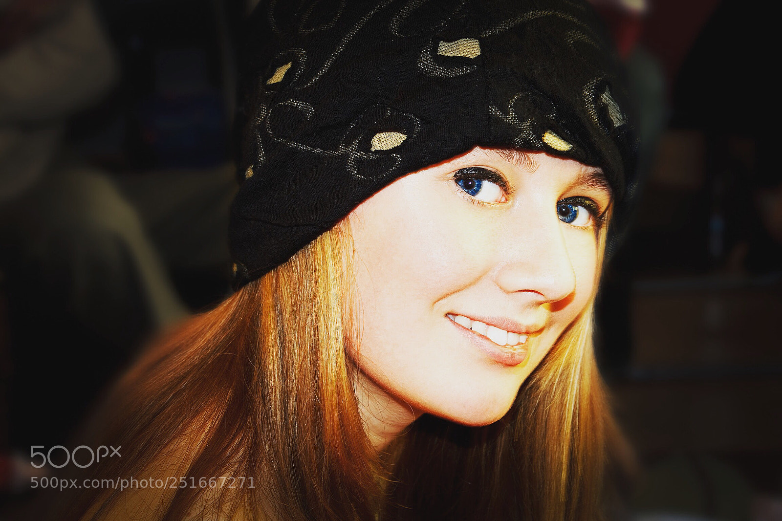 Canon EOS 500D (EOS Rebel T1i / EOS Kiss X3) sample photo. Victoria and hat photography