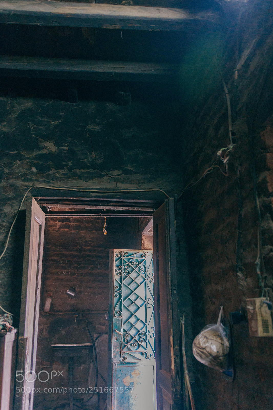 Canon EOS 80D sample photo. Old home photography
