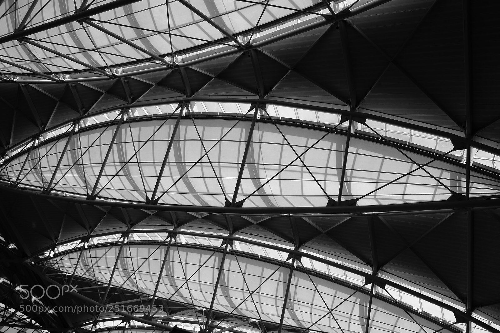 Canon EOS 1300D (EOS Rebel T6 / EOS Kiss X80) sample photo. Sfo detail in black photography
