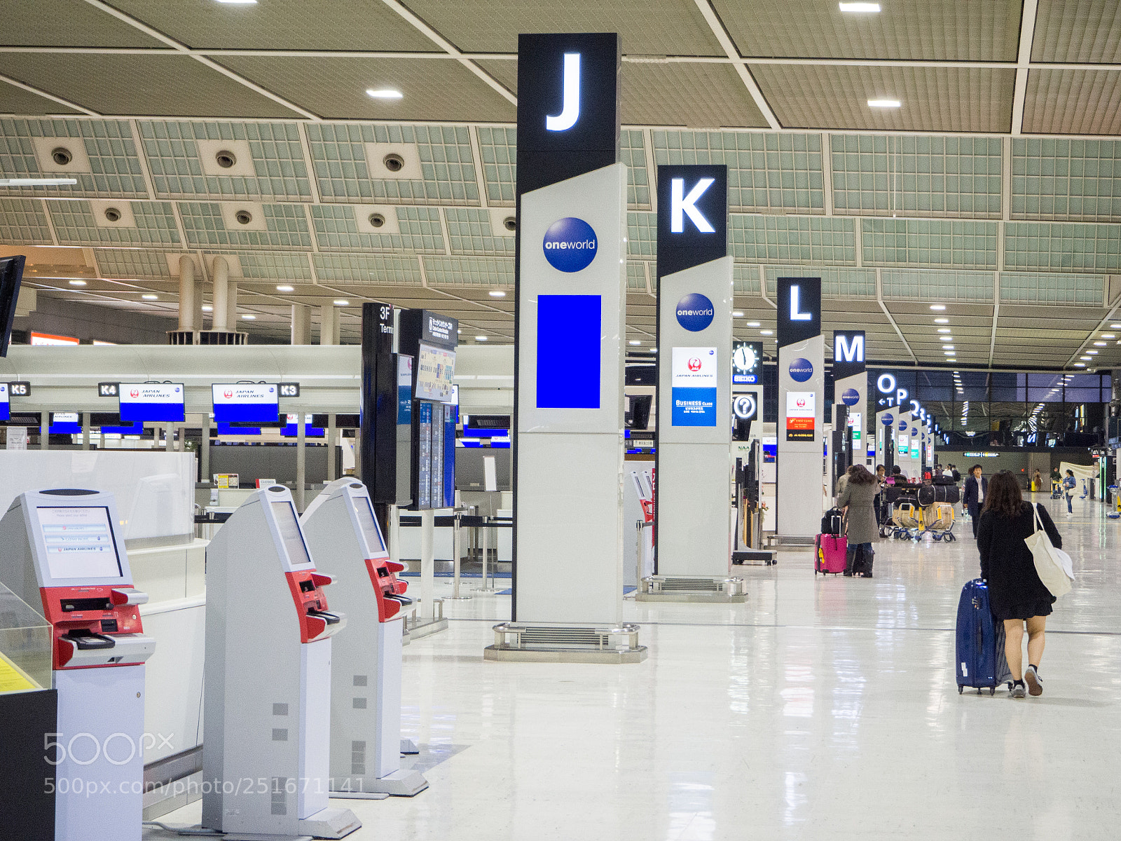 Olympus OM-D E-M10 sample photo. Airport flight schedule photography