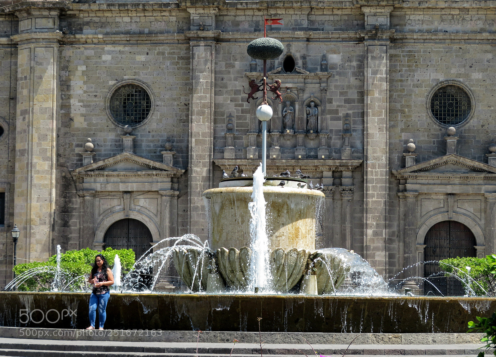 Canon PowerShot SX720 HS sample photo. La fuente photography