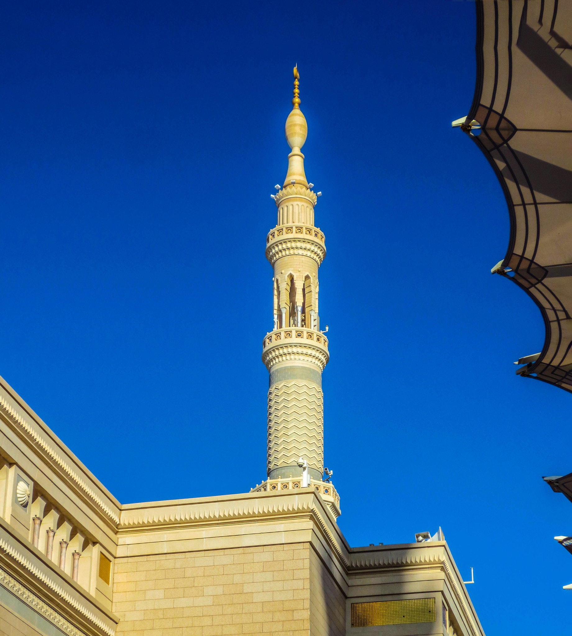 Canon POWERSHOT ELPH 320 HS sample photo. One of minarets of masjid e nabvi photography