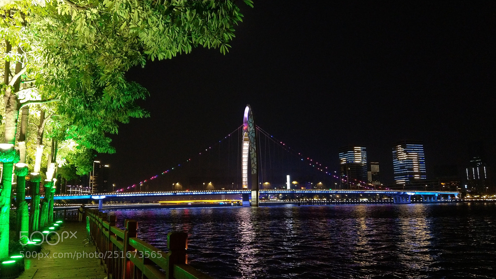 HTC U11 sample photo. Night photography