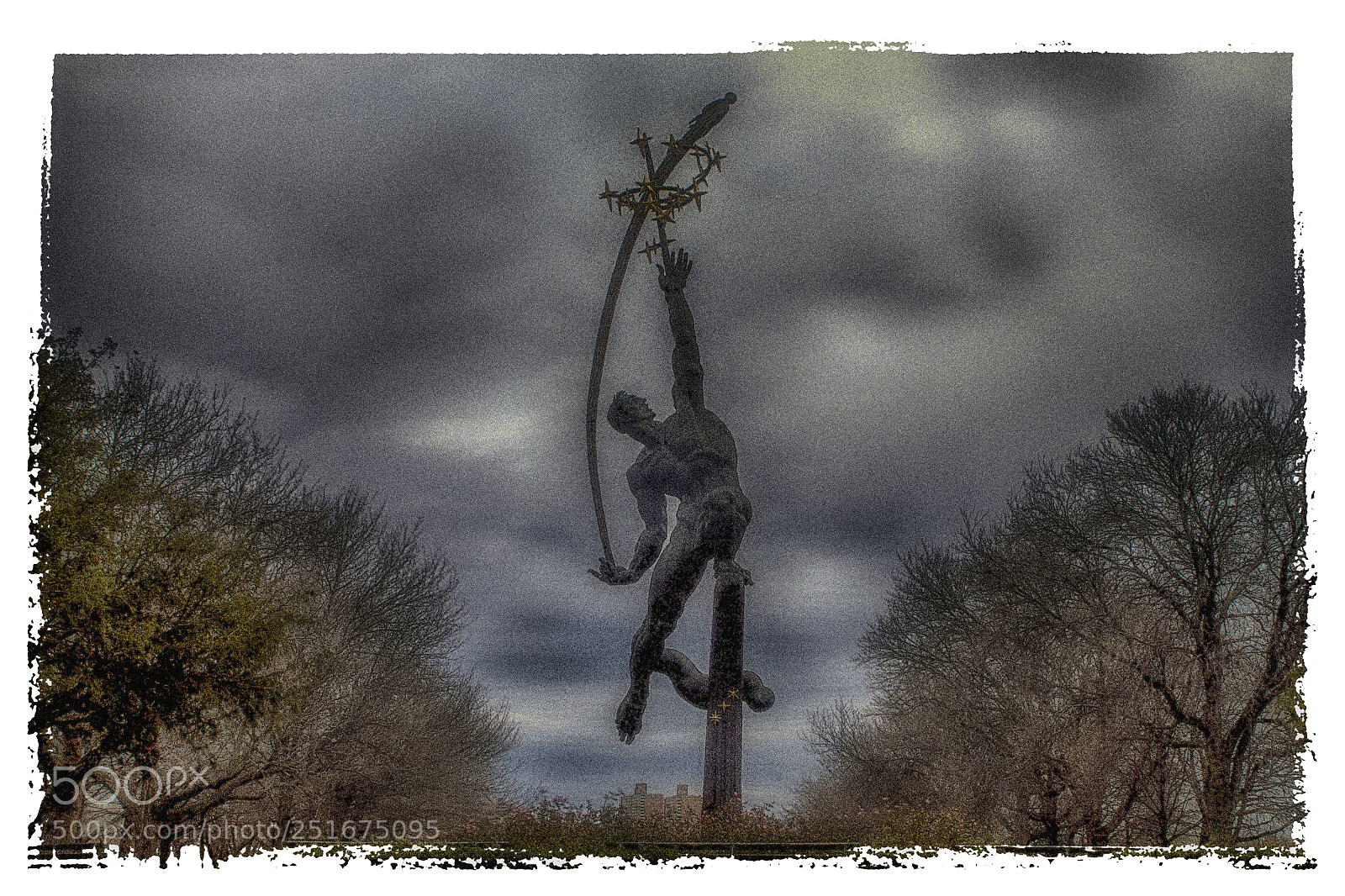 Canon EOS 7D sample photo. Worlds fare statue photography