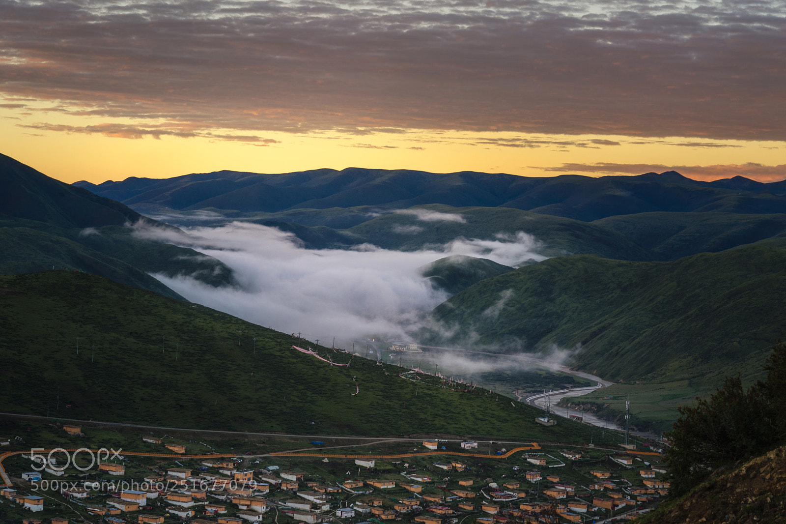 Sony a7 sample photo. 色达-清晨 photography
