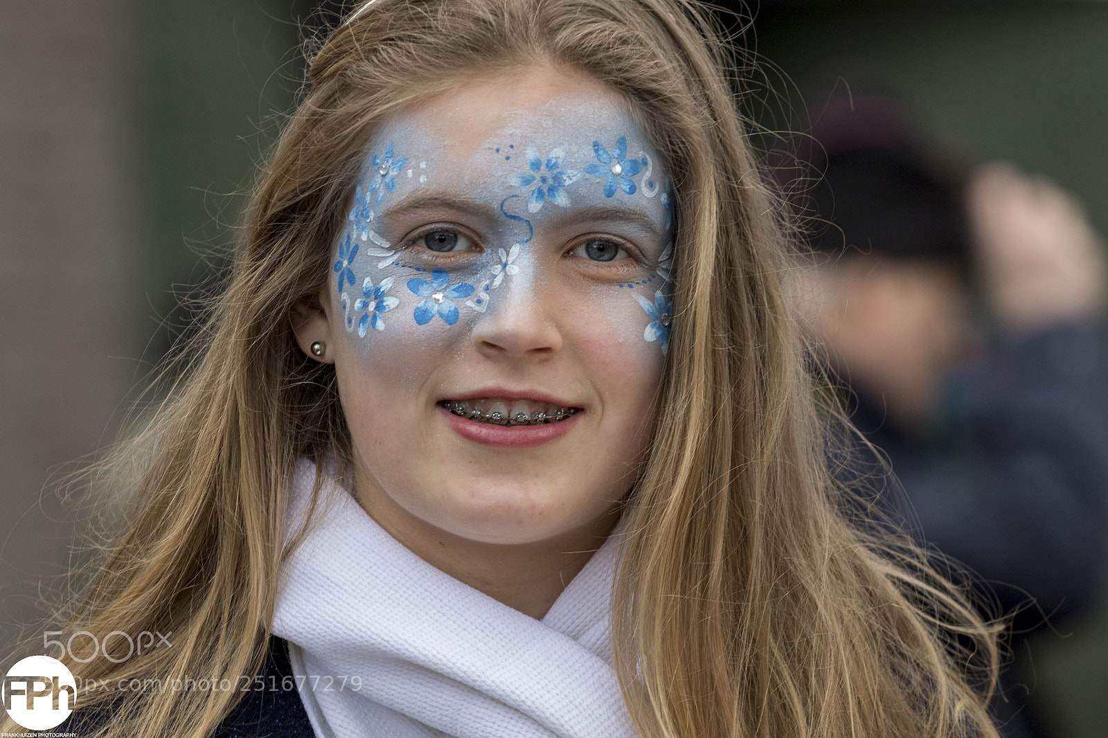 Canon EOS 7D Mark II sample photo. Blue flowered girl photography