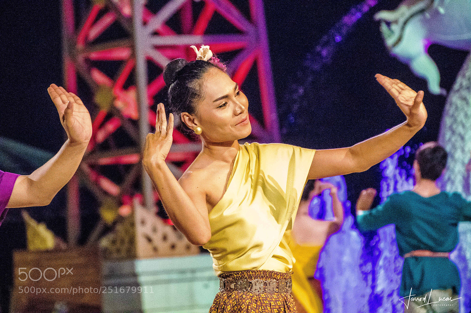 Canon EOS 7D Mark II sample photo. All the colour of photography