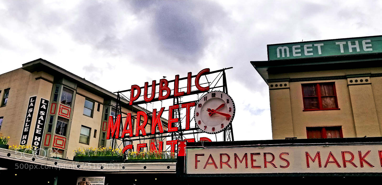 Samsung Galaxy S8+ sample photo. Public pike market photography