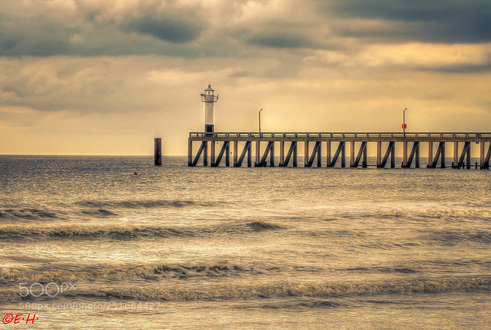 Canon EOS 700D (EOS Rebel T5i / EOS Kiss X7i) sample photo. The pier photography